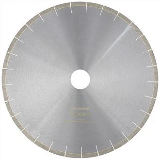 ¿Puede una hoja de sierra de cuarzo cortar otros materiales?